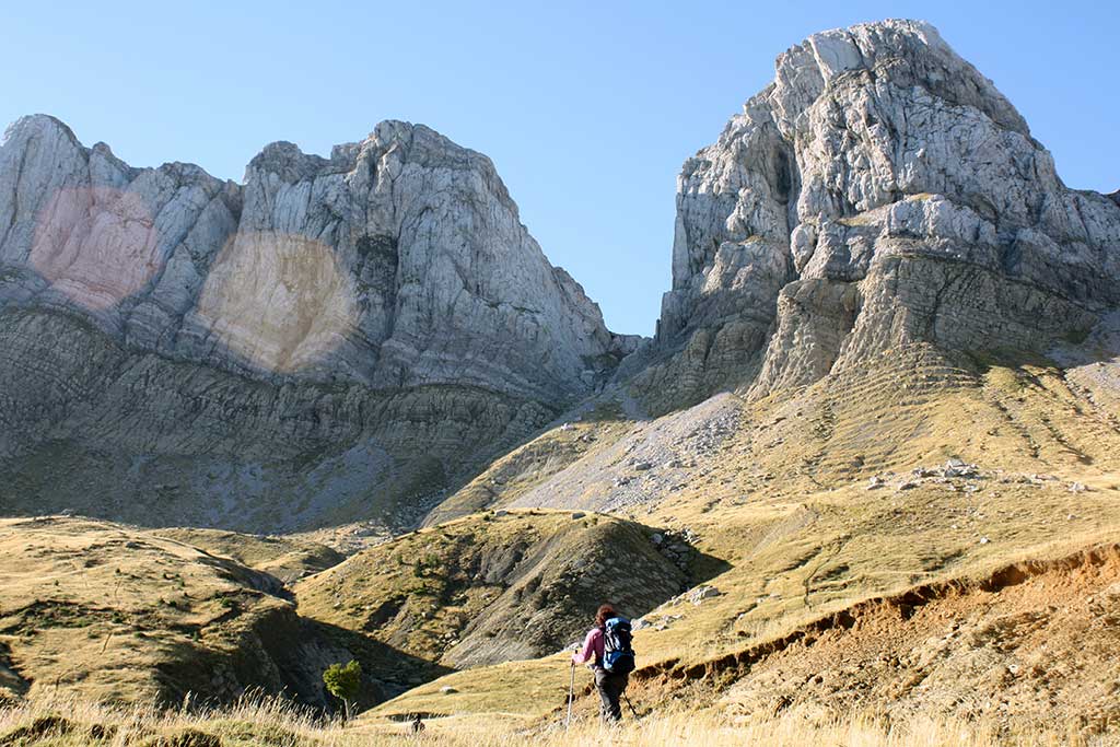 Senda Camille. . Senderismo Pirineos: las mejores rutas circulares por las montañas