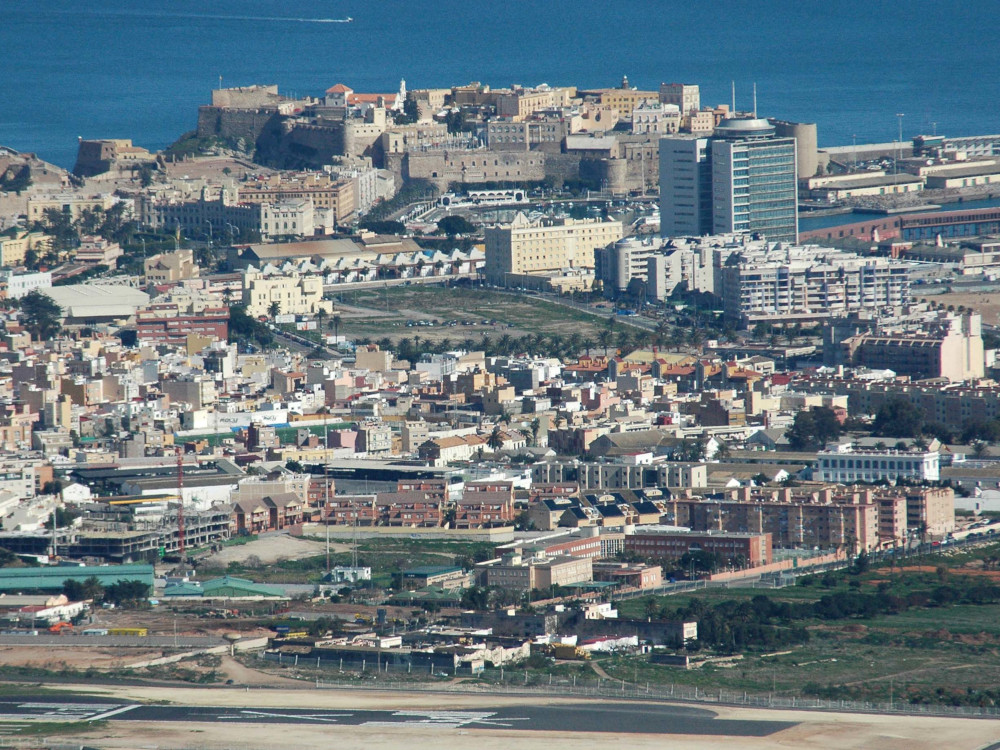 Melilla, vista desde ladera del Gurugú / Foto: Miguel González Novo [CC BY-SA 2.0] Wikimedia Commons