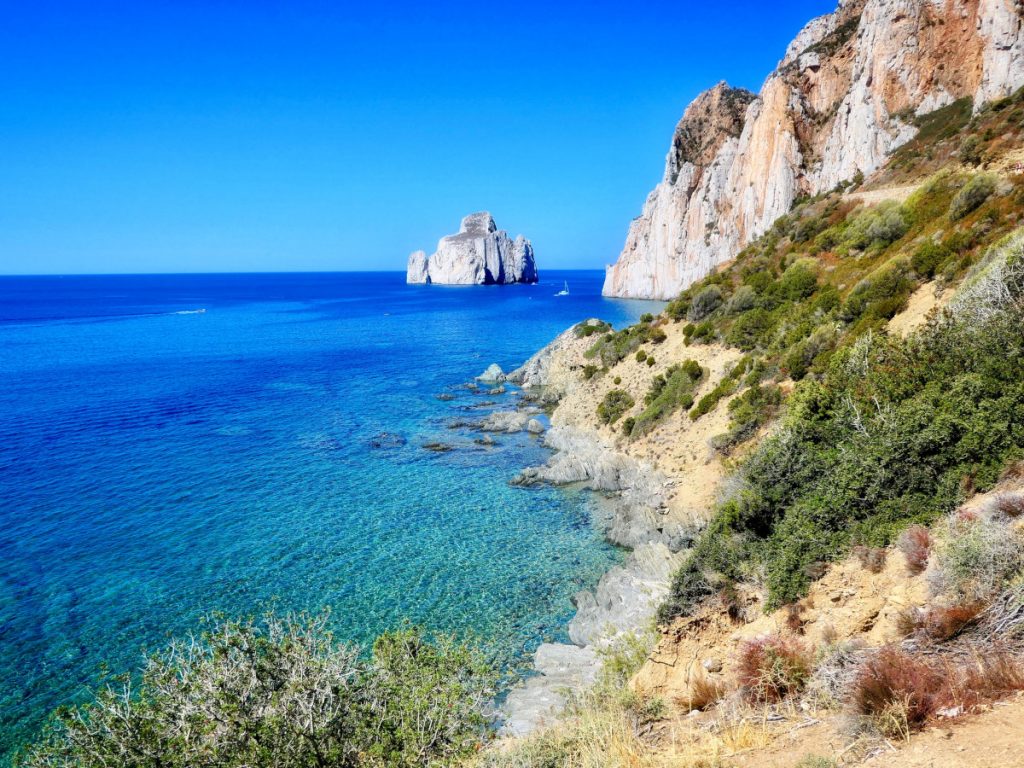Scoglio Pan di Zucchero, Cerdeña, Italia / Foto: Massimo Virgilio (unsplash)