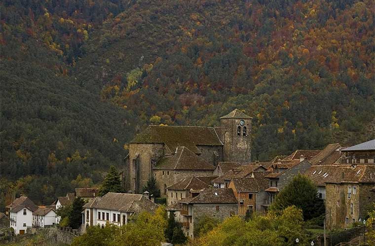 Piérdete por Ansó y vive el Pirineo Occidental / Foto: rjime31 (vía Wikimedia Commons)