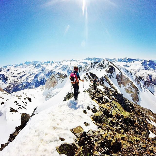 Pico Fenias, Huesca || by @igonecampos (Instagram) #travesiapirenaica #Pirineos #Pyrénées #Pyrenees