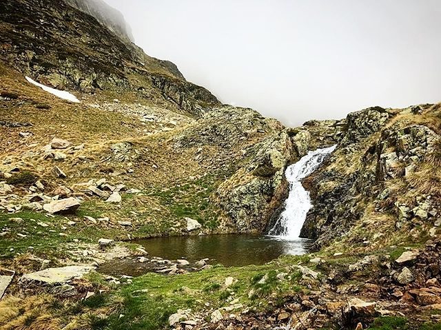 Fotografía montaña Pirineos by @zerezyna