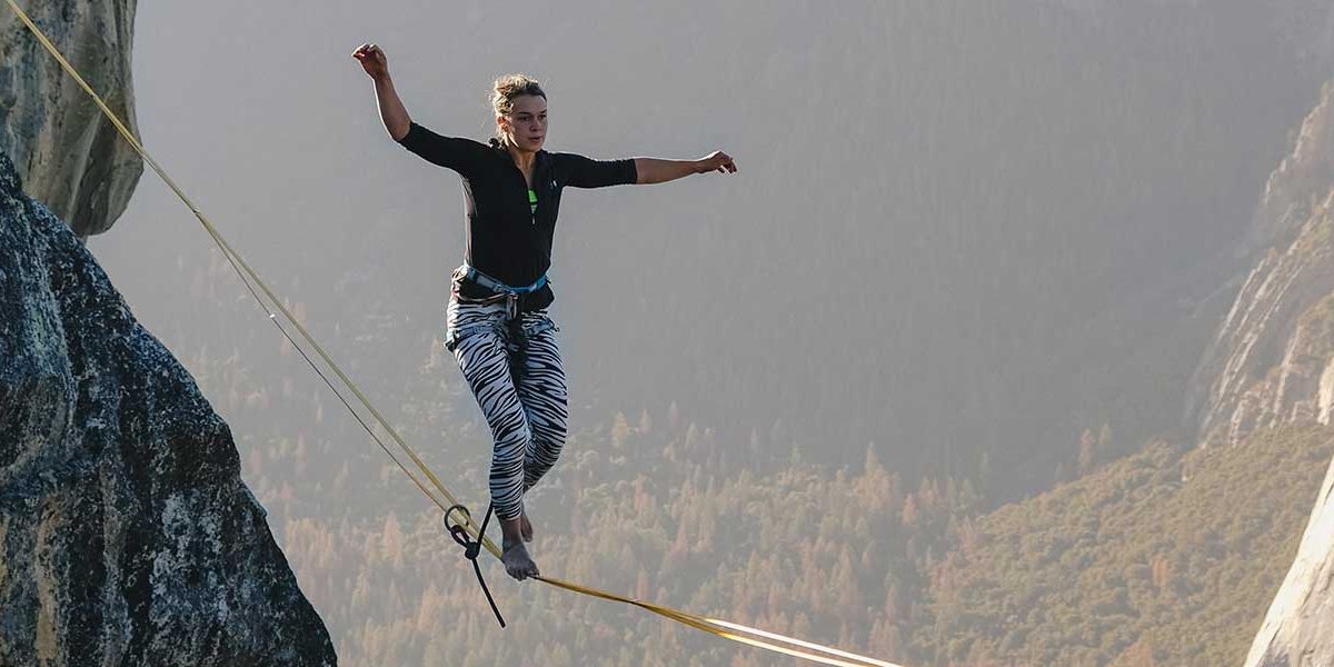 Slackline la mente caminando sobre la cuerda. Técnicas y materiales.