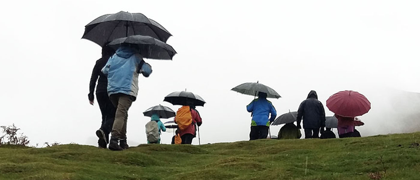 Paraguas para montañeros: los pros y contras de su uso en montaña