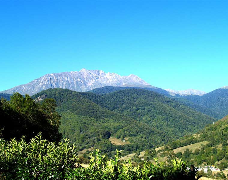 Vista del Pico Arbizon desde el noreste / Foto: Tijs Michels (wikimedia commons)