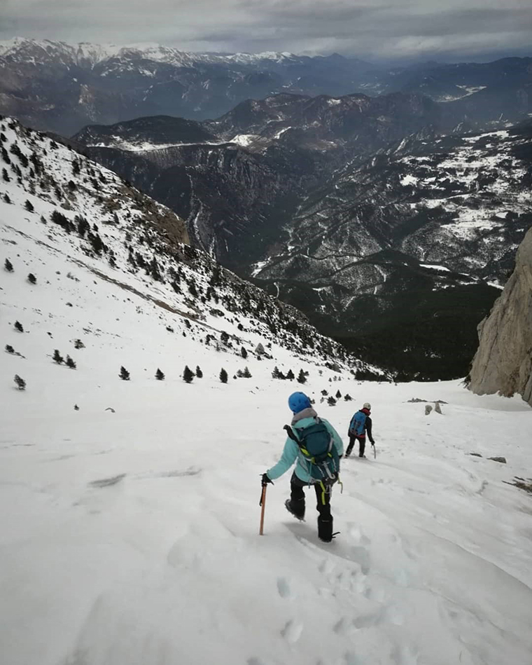 Fotografía montaña Pirineos by @hike.the.world_