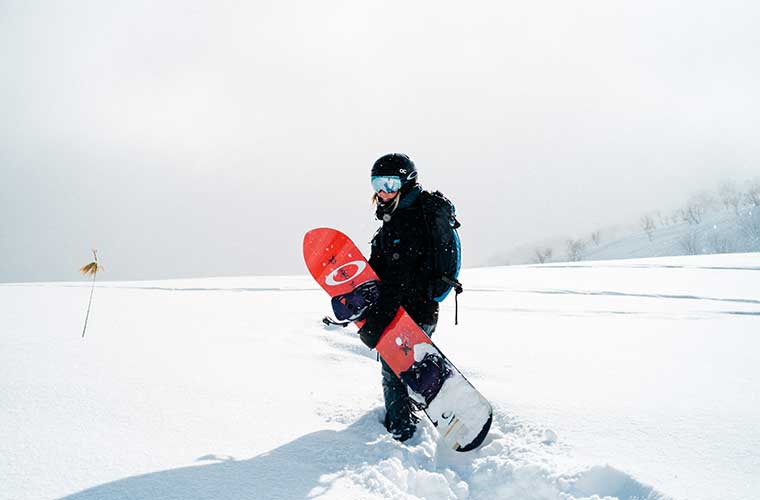 La guía que te ahorrará tiempo para comprar tu equipo de snowboard / Foto: Hamish Duncan