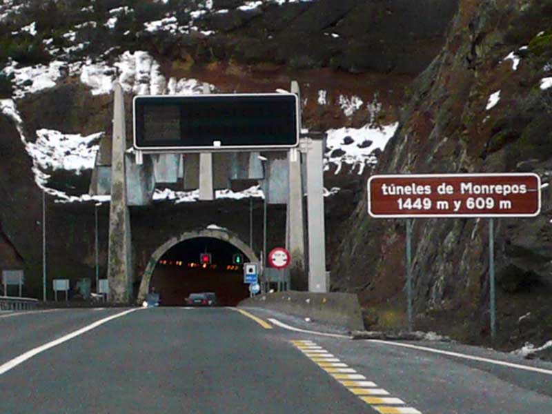 Tunel Monrepos / Foto: FDV (Wikimedia Commons)