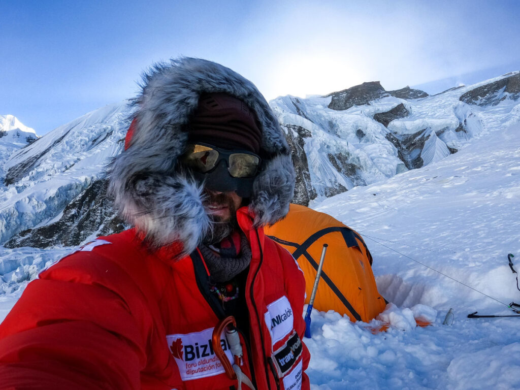 Alex Txikon regresa al CB del Annapurna tras su primera rotación en altura que le ha llevado por encima de los 6.400m 2